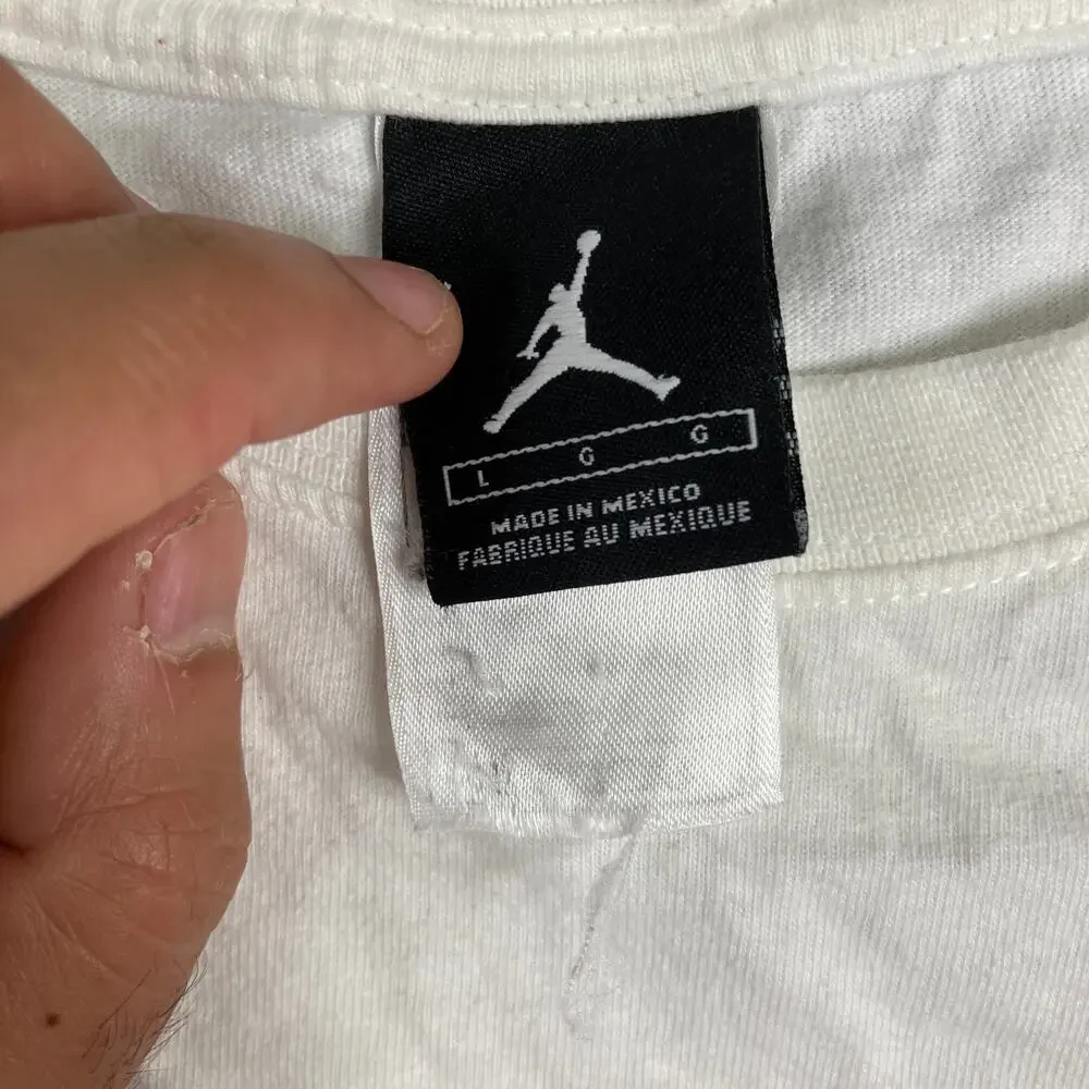 Jordan T-Shirt Mens Size L White Graphic Hand Shoe Rings Basketball‎ Tee Rare